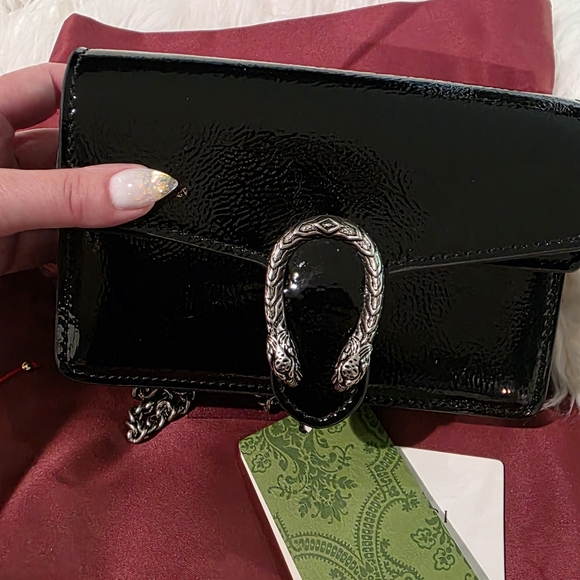 Elegant Black Patent Leather Chain Bag - Picture 3 of 10